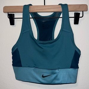Nike Utility Sports Bra